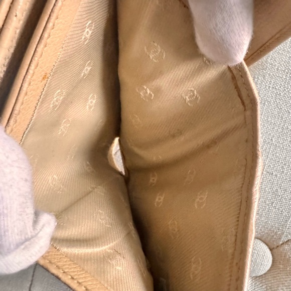 Chanel trifold wallet - Picture 6 of 14